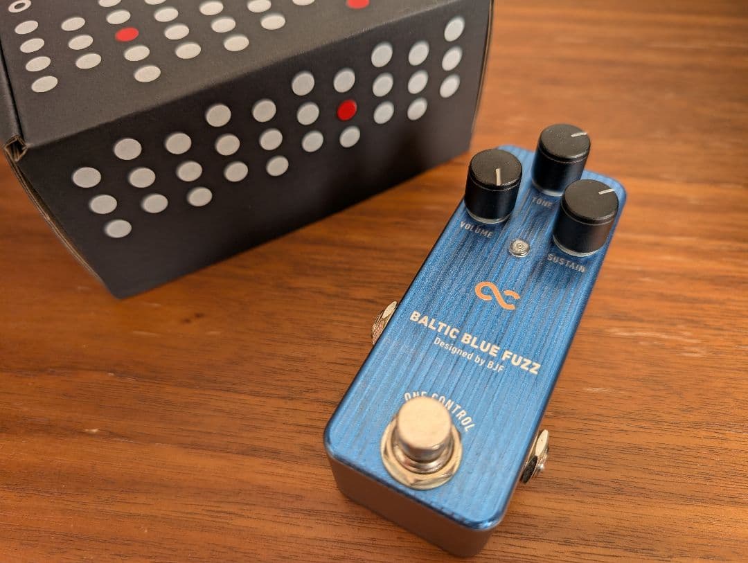 ギター ONE CONTROL BALTIC BLUE FUZZ