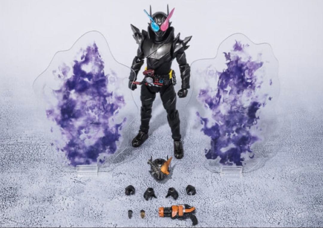 SH Figuarts 仮面ライダービルド ラビットタンクハザードフォーム