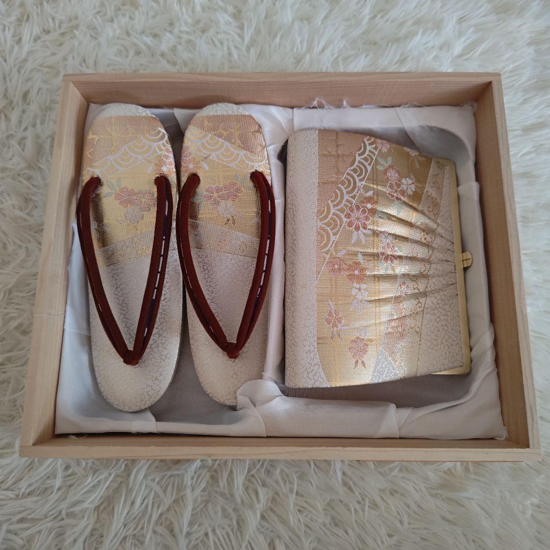 美品✨　花柄 和装用バッグと草履 セット　ホワイト×ゴールド