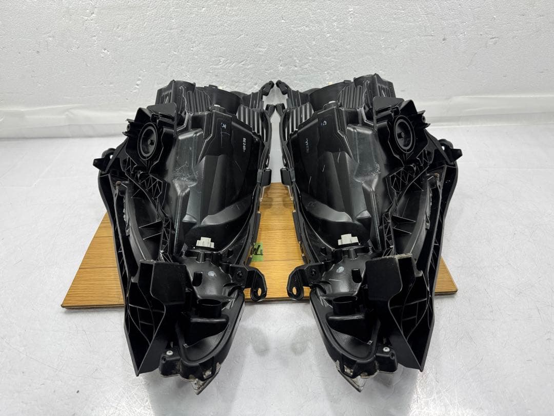 美品 ホンダ フィット 後期 GP1/GP4 GE6 HVヘッドライト 左右