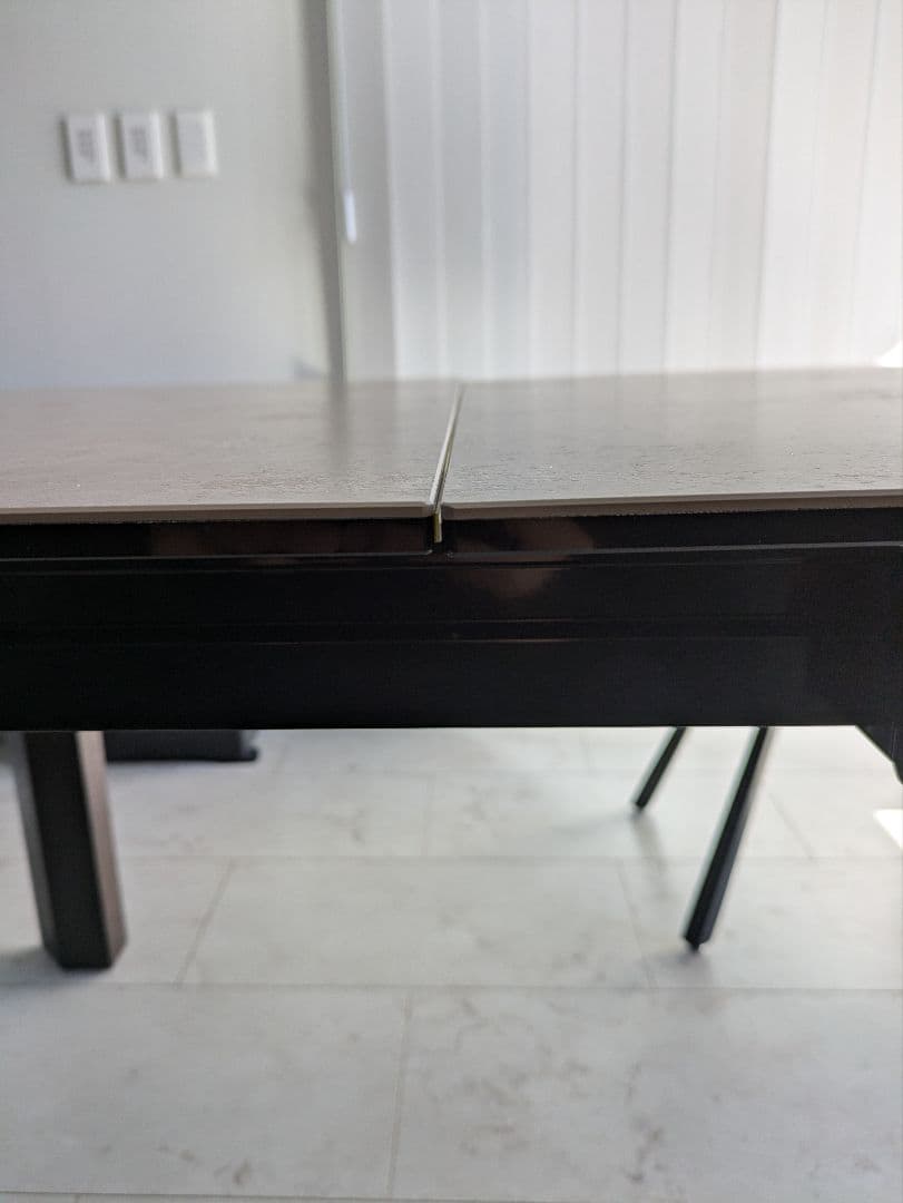 カリガリス オムニア 伸張 セラミック ダイニングテーブル