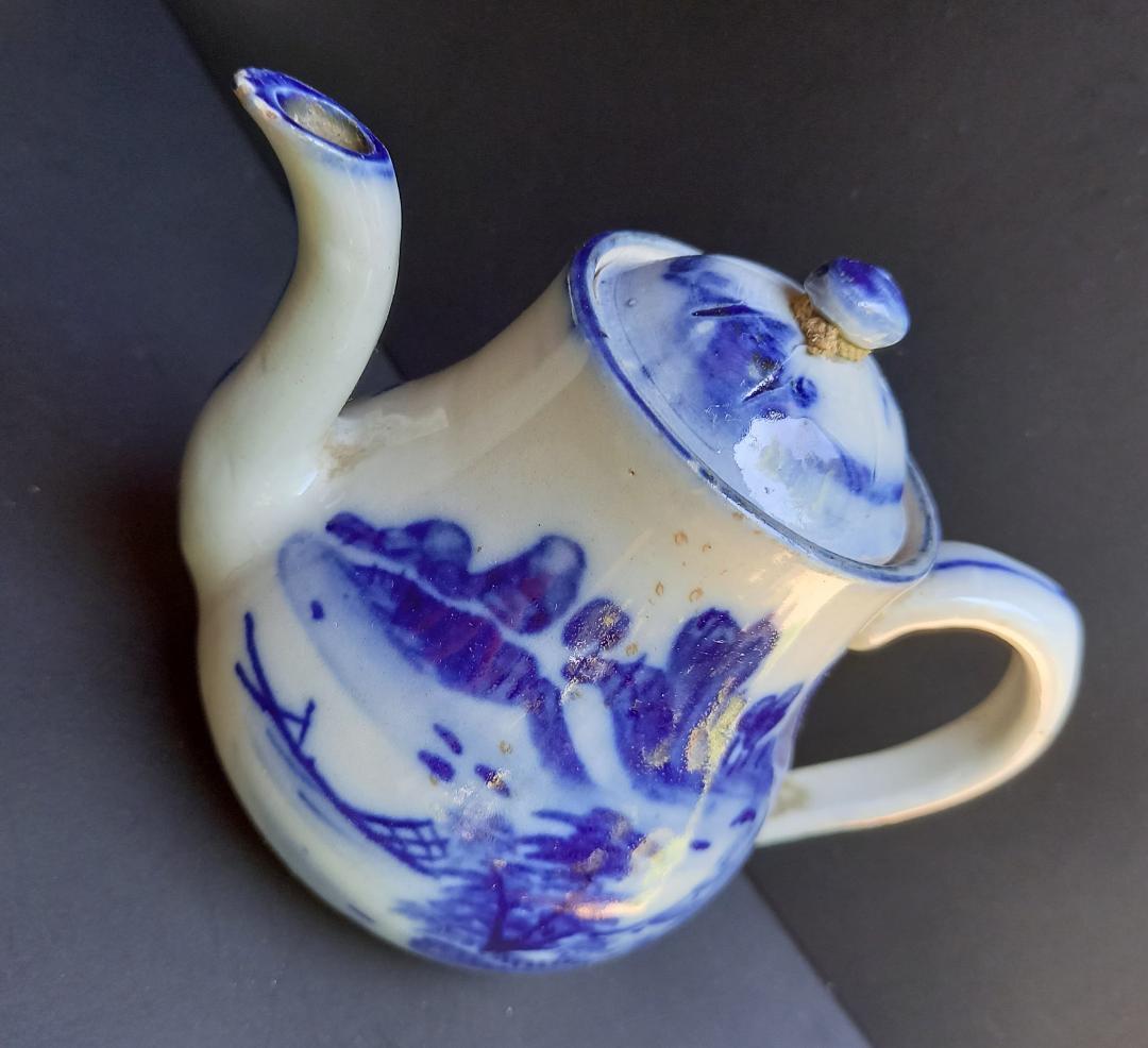 染付山水茶壺