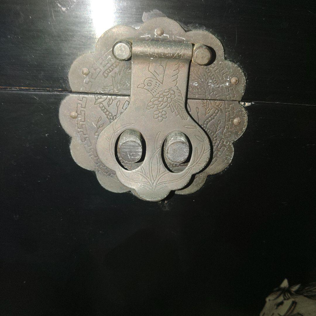 中国キャビネット　漆細工?　武人図