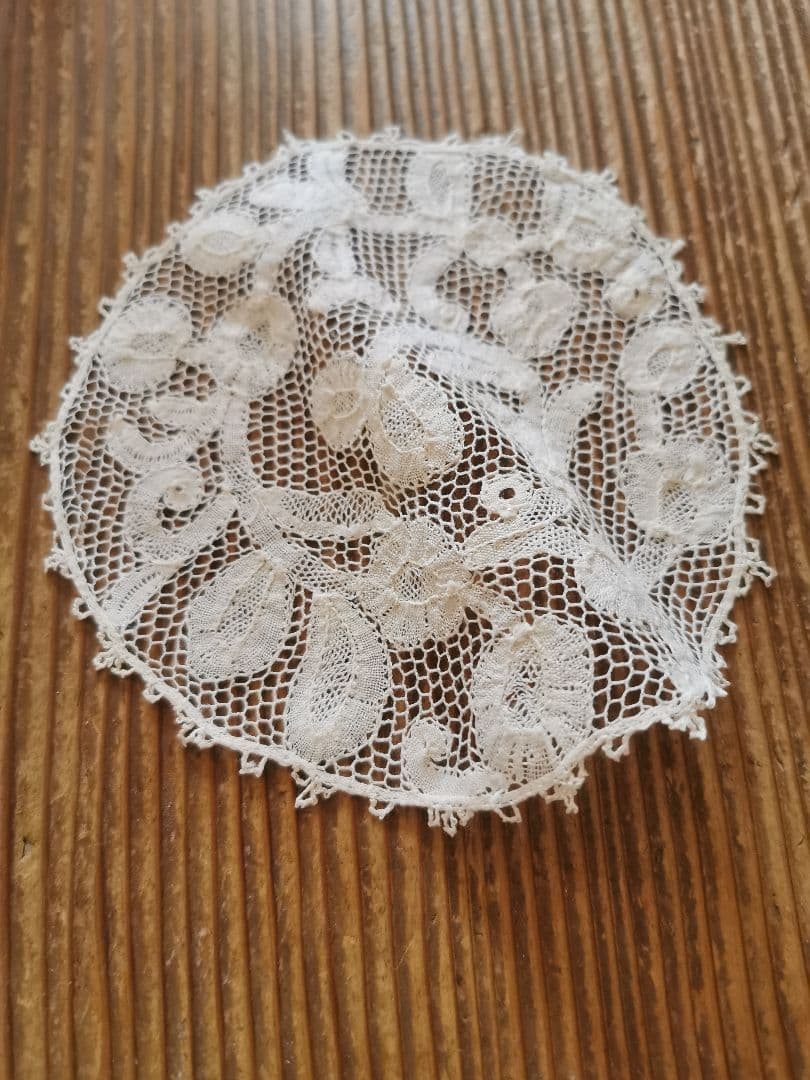 アンティークベルギー ブルージュレース デイジーのドイリー アイボリーベージュβ