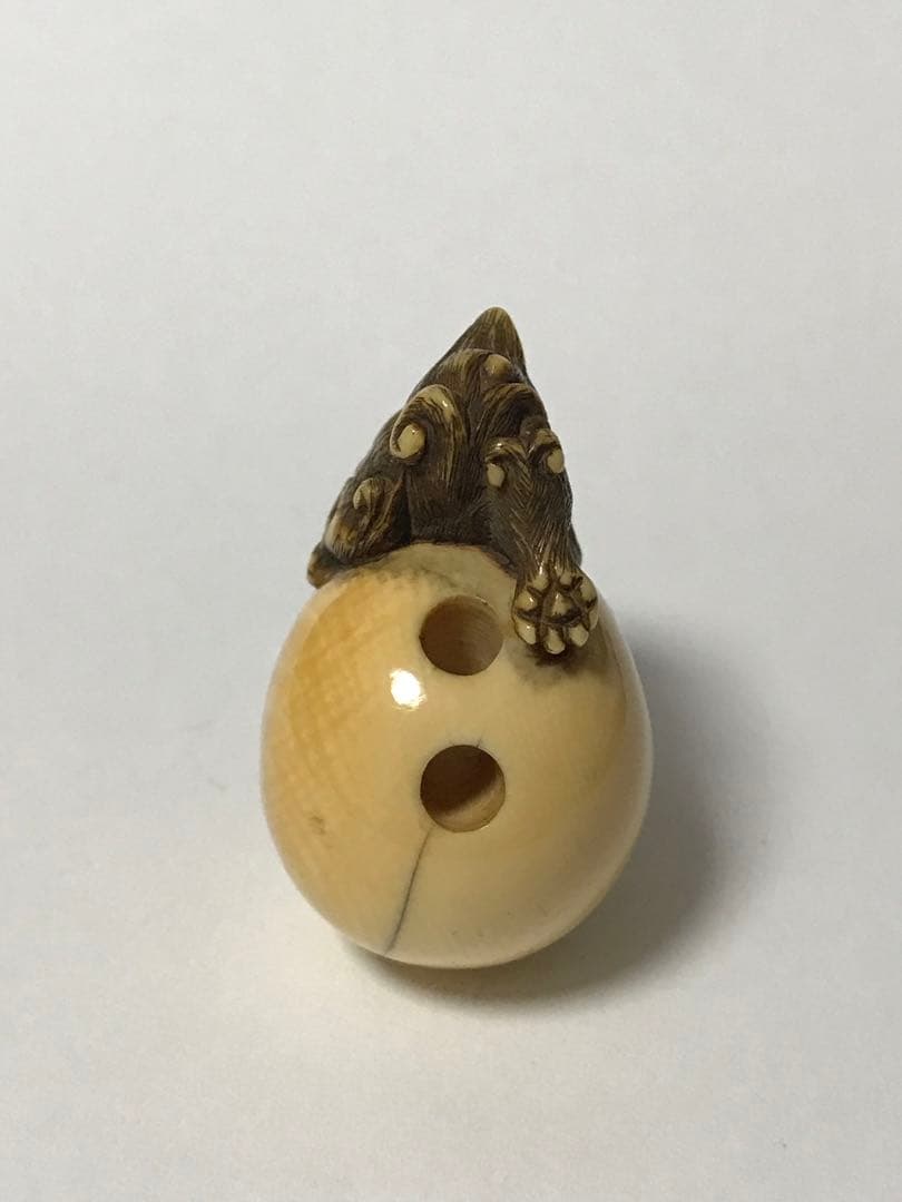根付　江戸時代　玉獅子