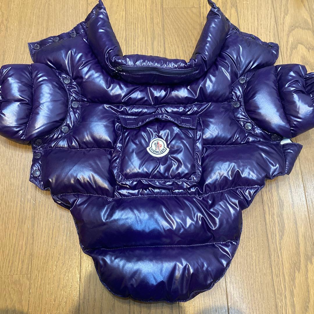 ワンちゃん用　モンクレール　ダウン　試着のみ　超美品　犬用　フード付き