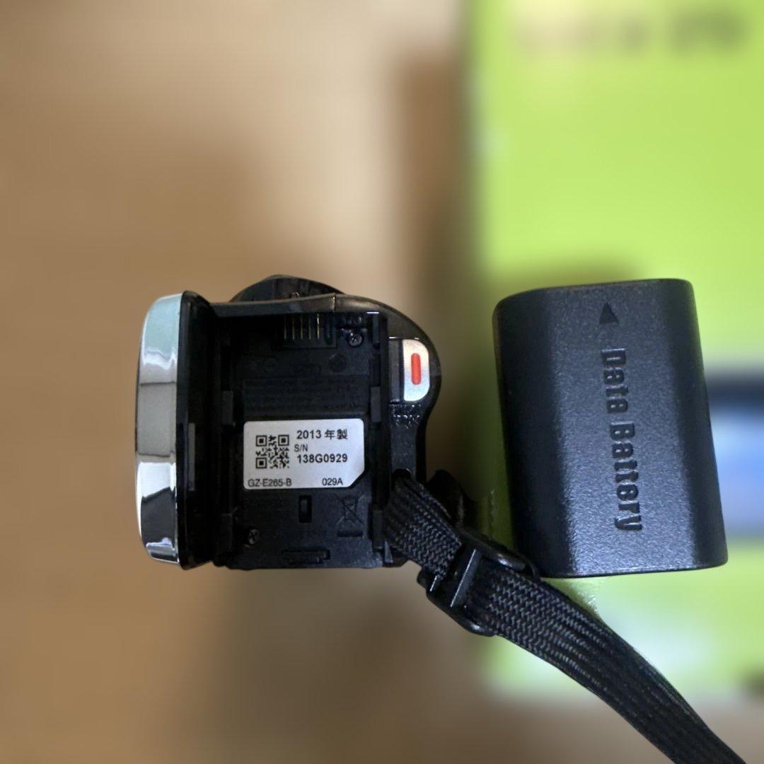 JVC GZ-E265 Everio ビデオカメラ ブラック　ケースバッグ付属