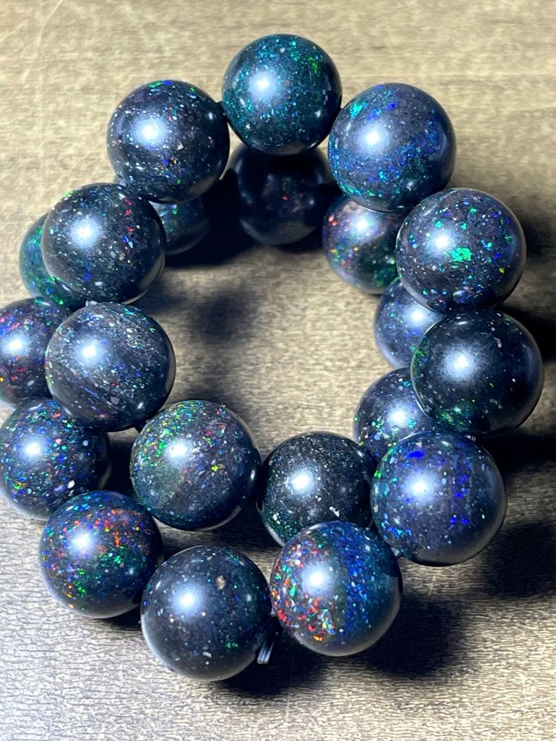 【新入荷】超高品質　ブラックマトリックスオパールブレス9.3㎜（新品未使用）虹色