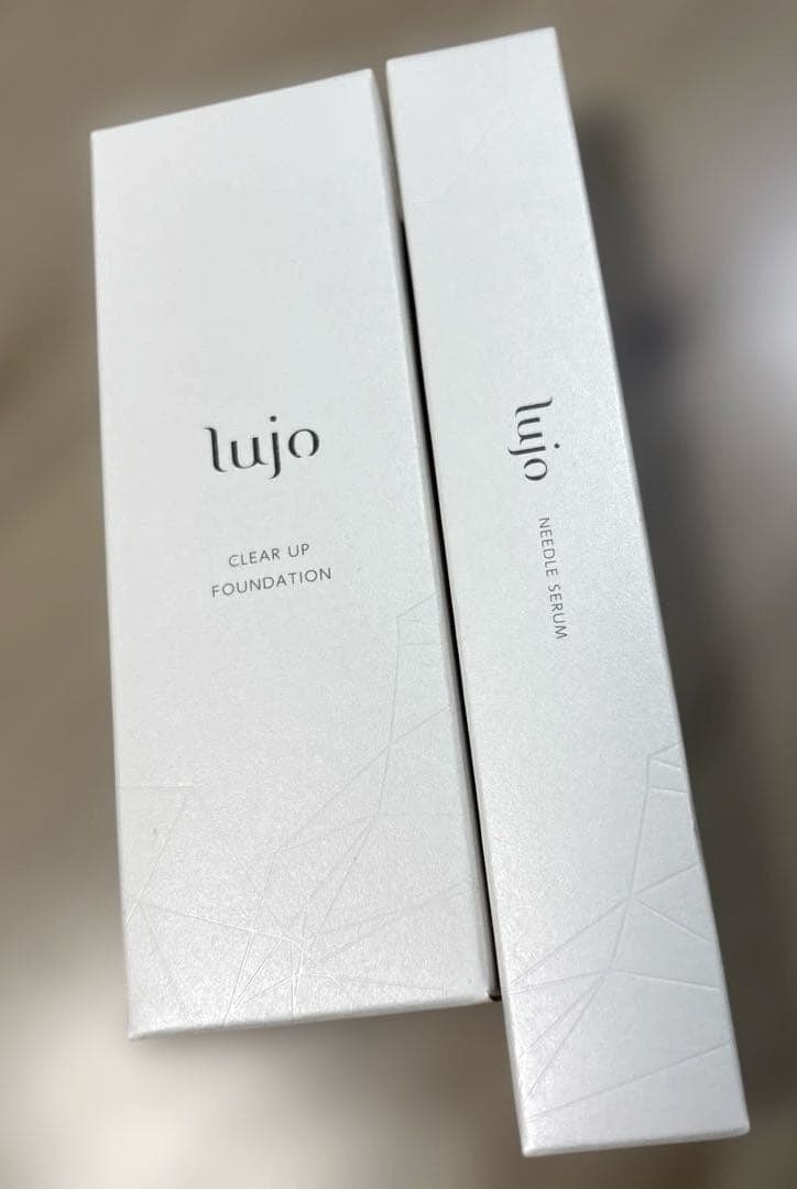 lujo クリアアップファンデーション20g、ニードルセラム9ｇ 新品未開封‼️