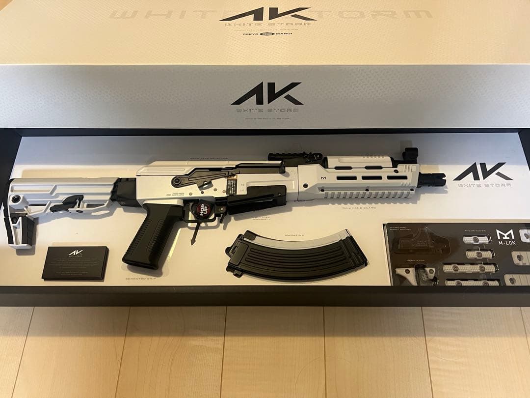 未使用　18歳以上 東京マルイ 次世代電動ガン AK WHITE STORM