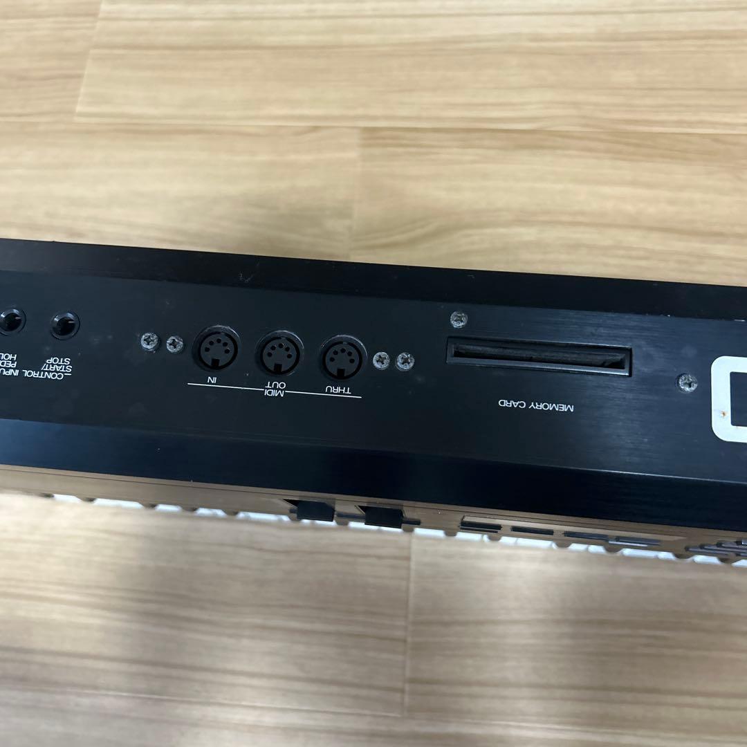 Roland D-10 シンセサイザー スタンド付き　値下げ中！！！