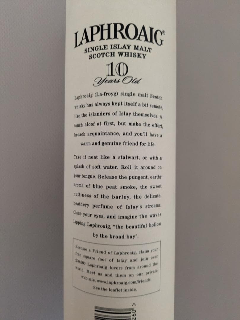 LAPHROAIG SINGLE ISLAY MALT WHISKY 10年