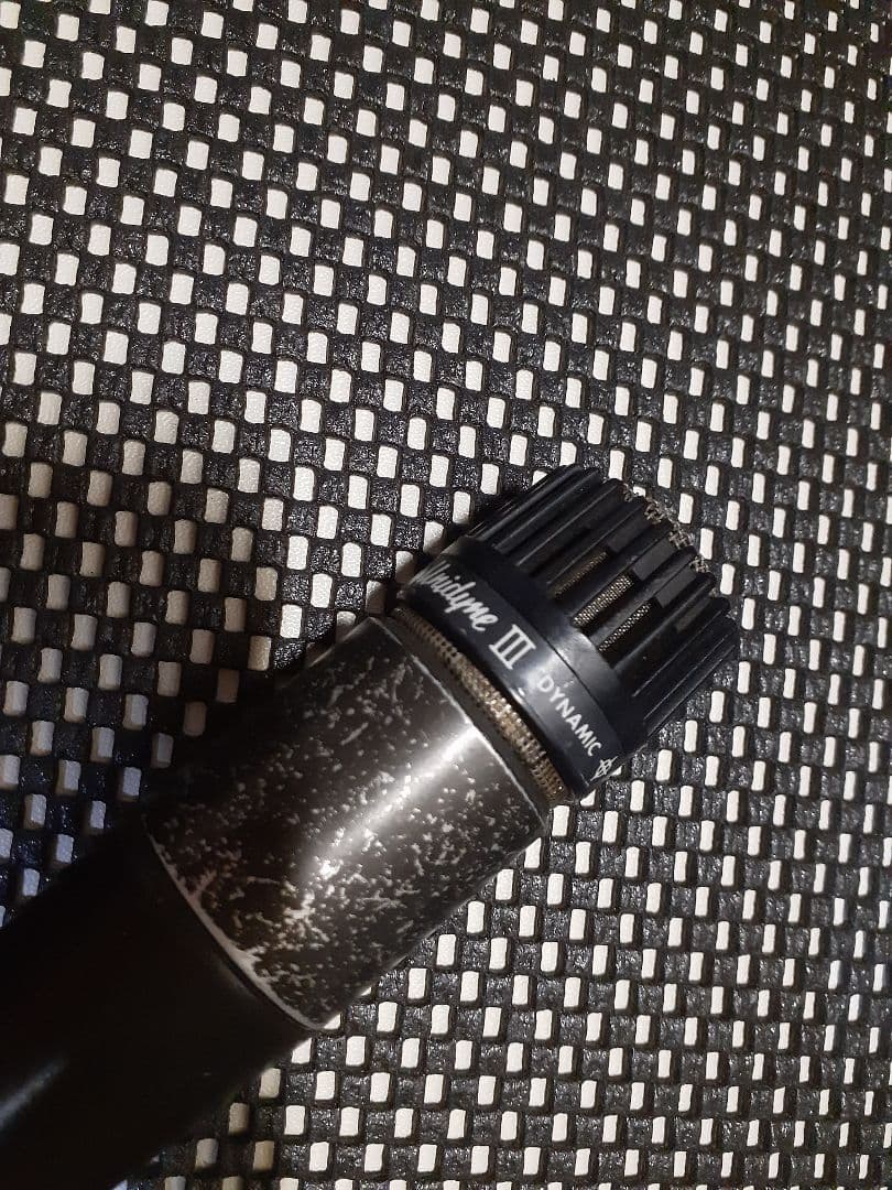 SHURE SM57 ビンテージUSA製　Unidyne 網部分に少しへこみ。