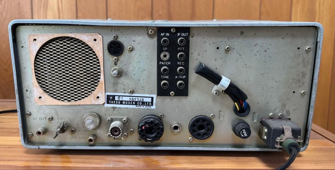 【希少】YAESU（ヤエス）SSBトランシーバー FT-101ES 通電確認済み