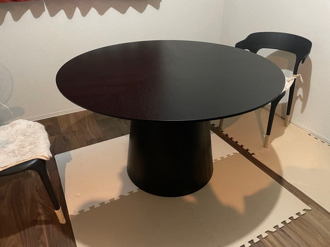 ダイニングテーブル　円形　ブラック