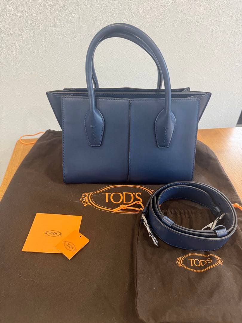 TOD'S ネイビー 2WAYハンドバッグ ショルダーストラップ付き