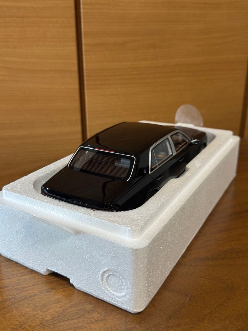 即購入可 京商 トヨタセンチュリー UWG60 神威 1/18