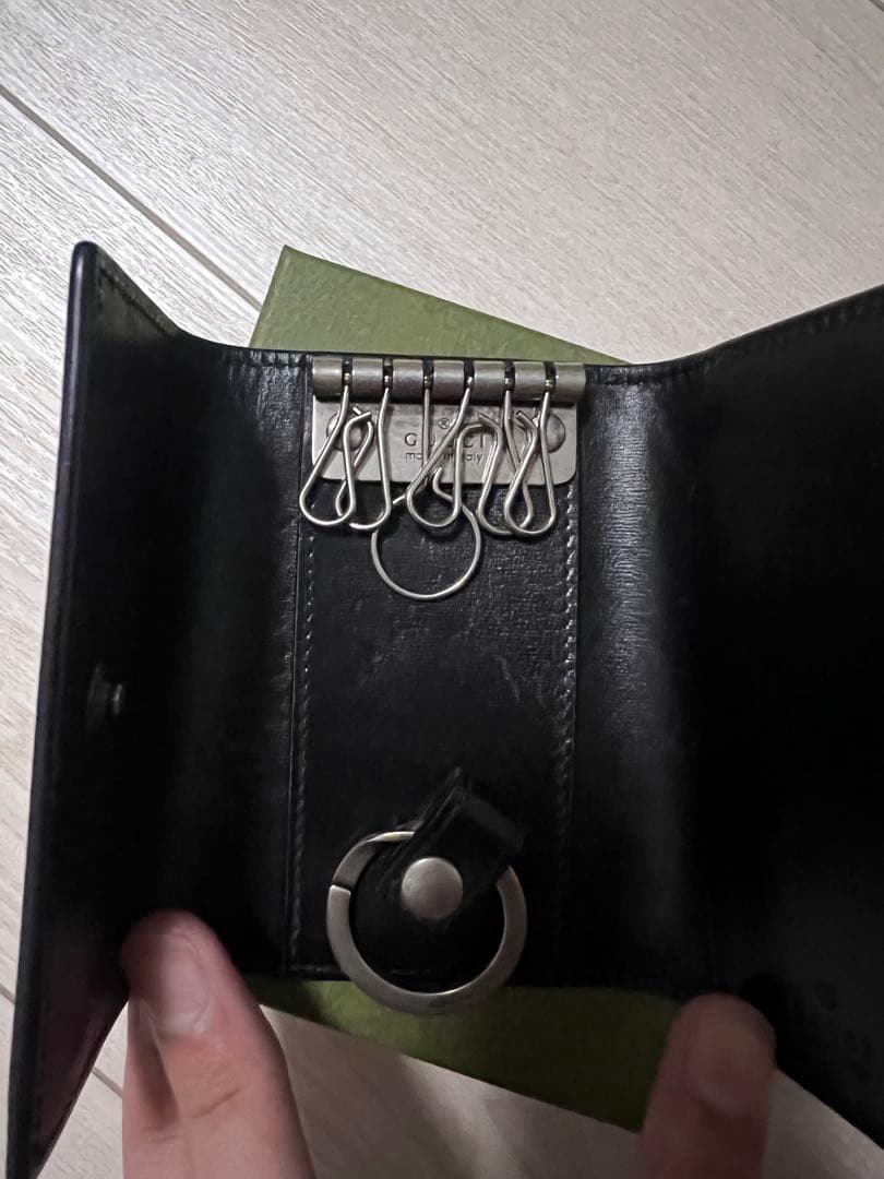 GUCCI ブラック レザー キーケース 箱付き