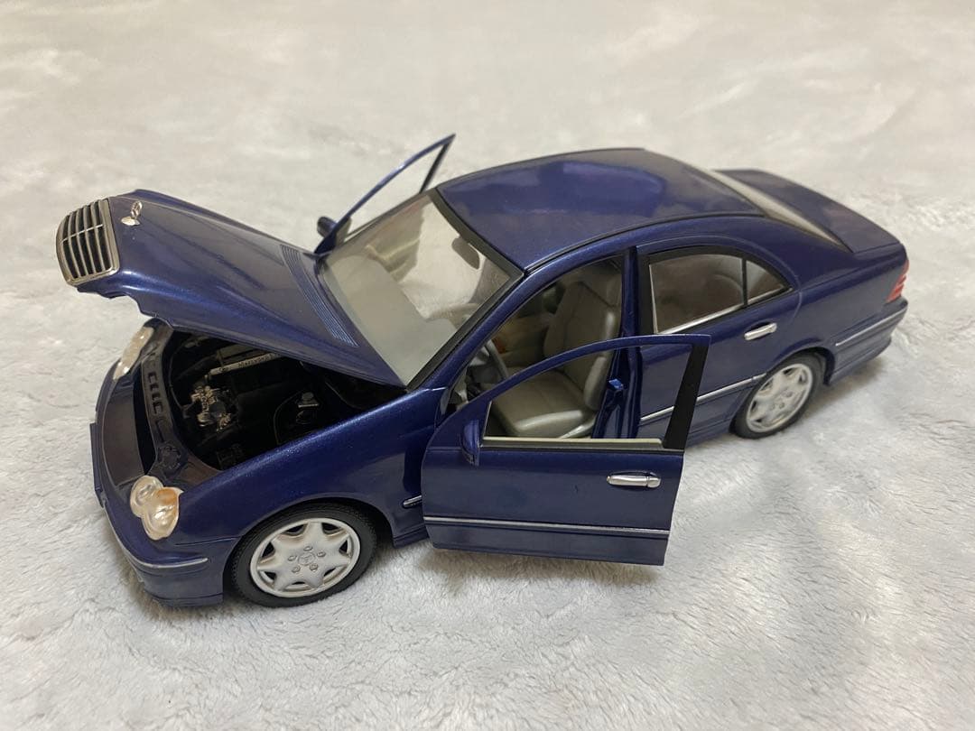ミニカー ANSON Mercedes-Benz C-Class 1/18