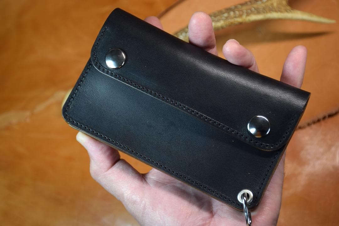 ホースバット MARYAM社　トラッカーウォレット　ミドルサイズ　黒　茶芯