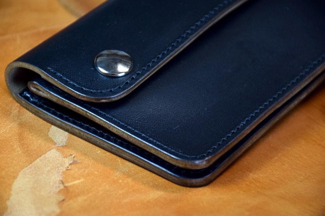 ホースバット MARYAM社　トラッカーウォレット　ミドルサイズ　黒　茶芯