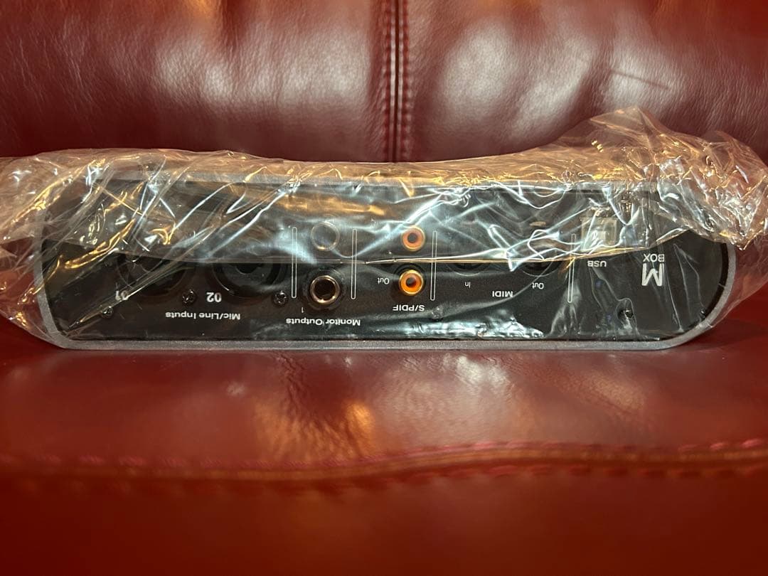 新品に近い Avid Mbox 4x4オーディオインターフェイス 動作確認済み