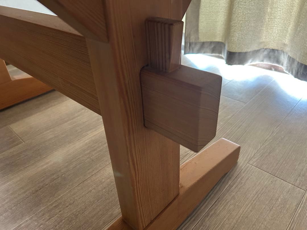 北の住まい設計社　ダイニングテーブル