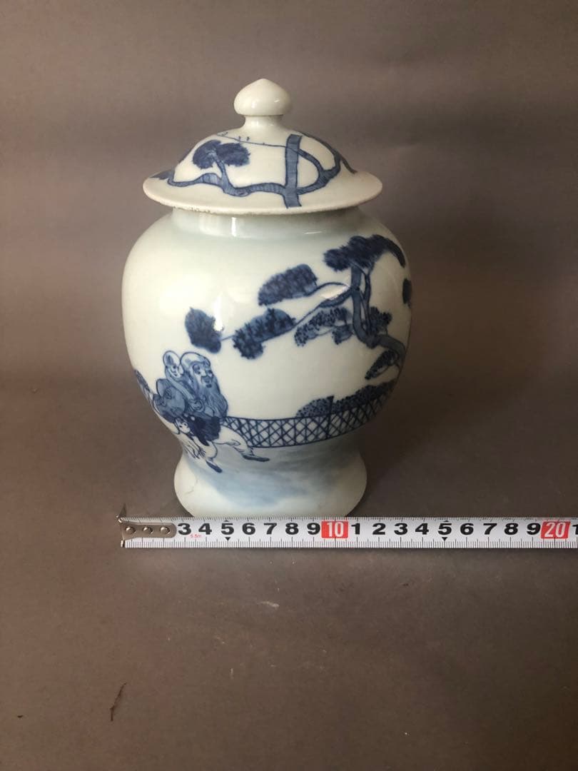 中国骨董　古美術　青花人物紋　蓋付壷
