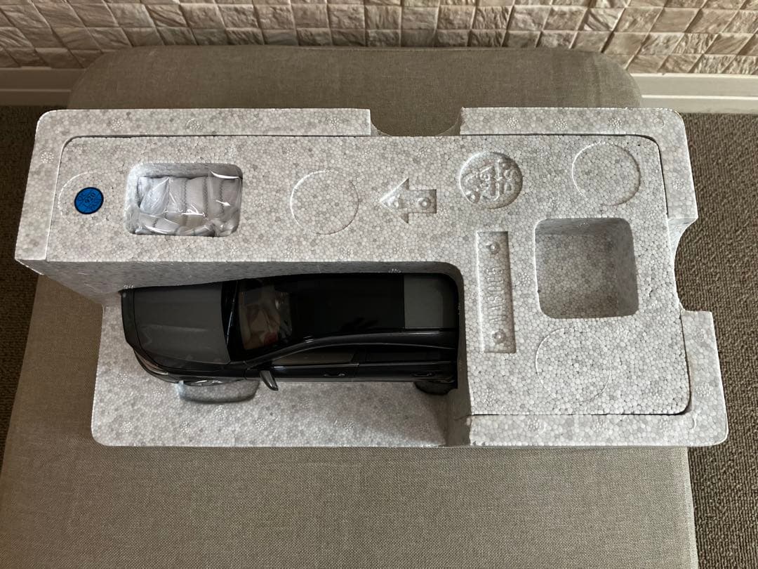 ノレブ 1/18 ベンツ CLA シューティングブレーク ディーラー別注品