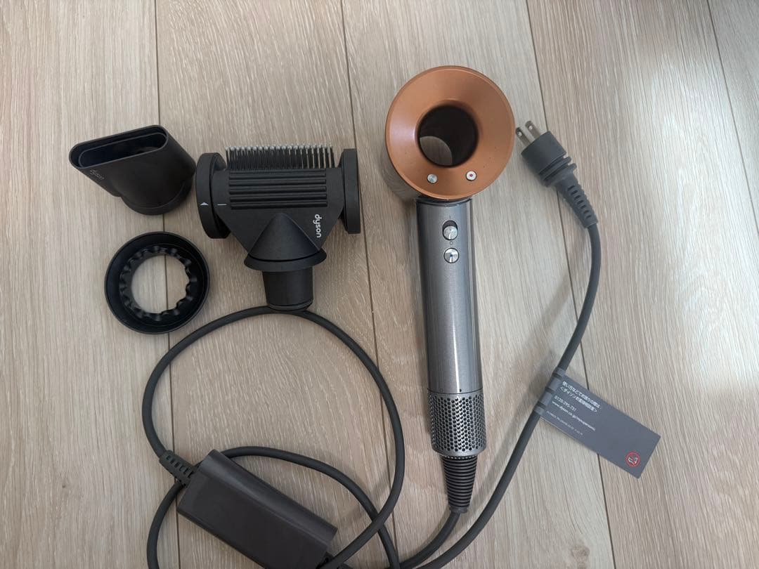 ダイソン dysonドライヤー HD15国内正規品 良品