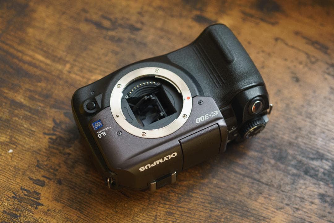 OLYMPUS E-300 ショット数7941 ズームレンズ2本付