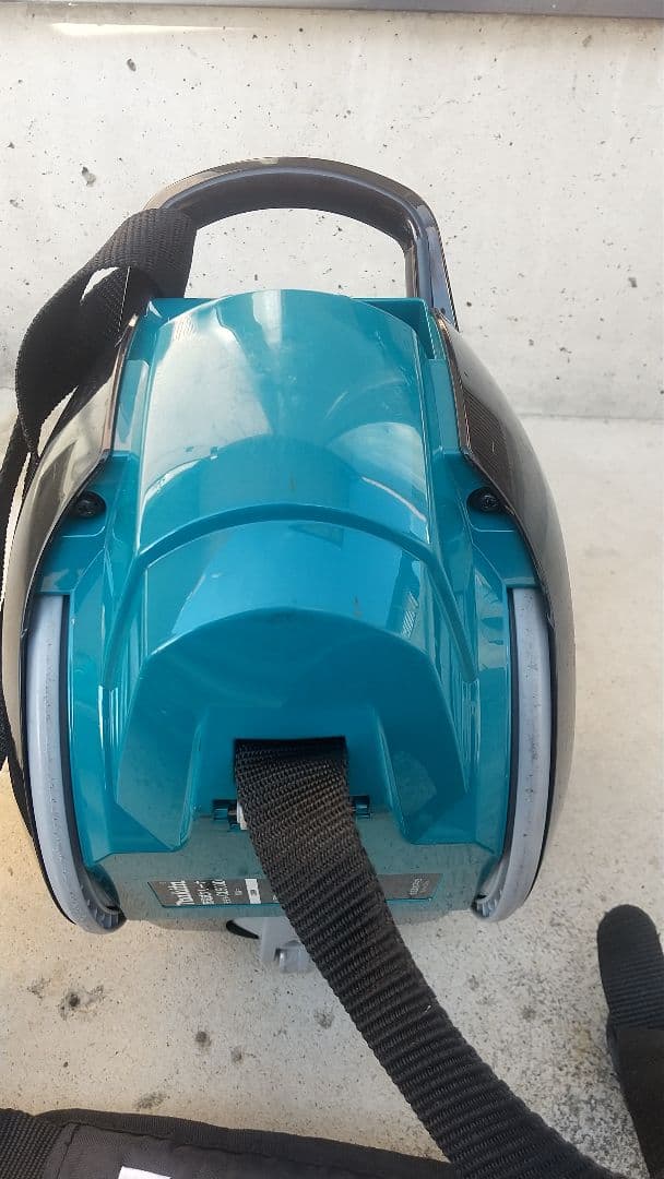 マキタ充電式クリーナー　CL500D