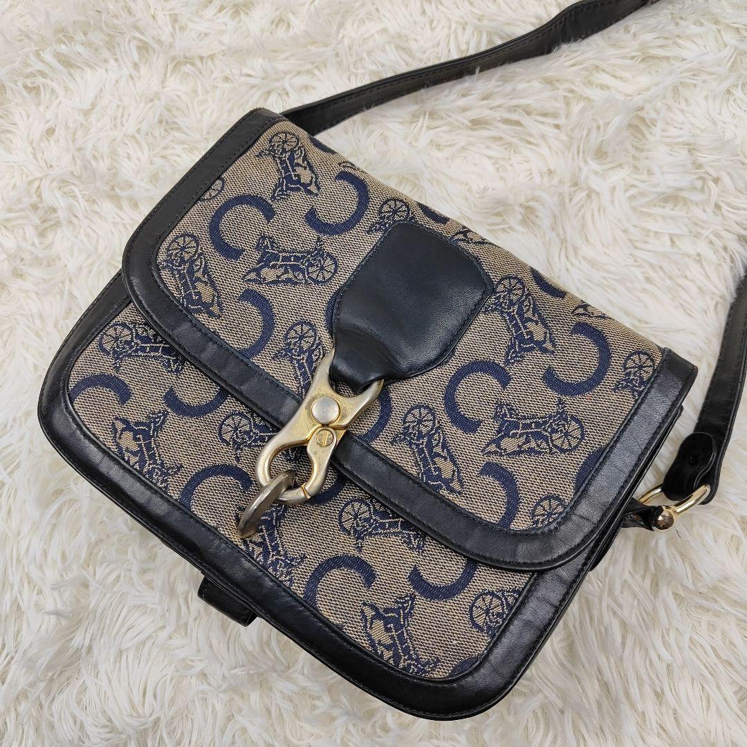 本日限定価格　セリーヌ　ハンドバッグ　ワンショルダー　Cマカダム　馬車　4室