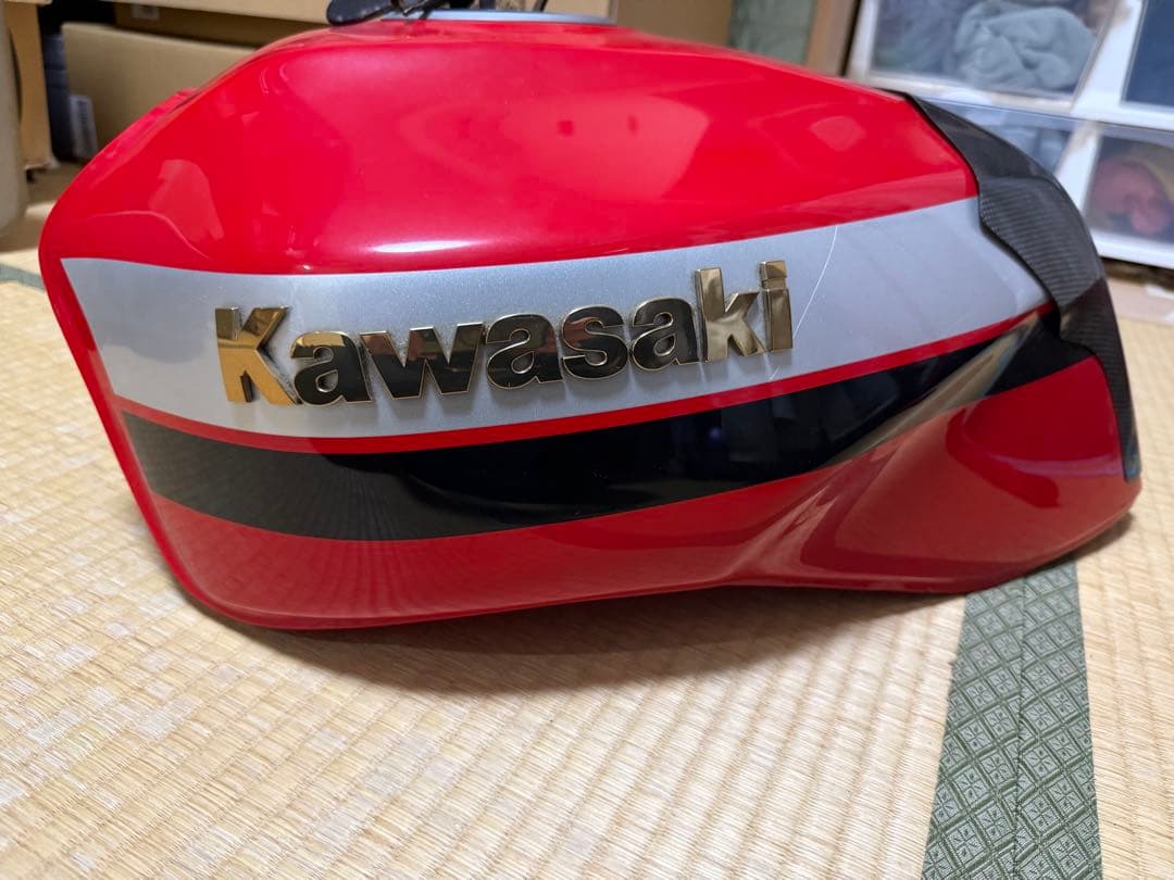ZRX1200R 純正タンク レッド系　美品　錆なし