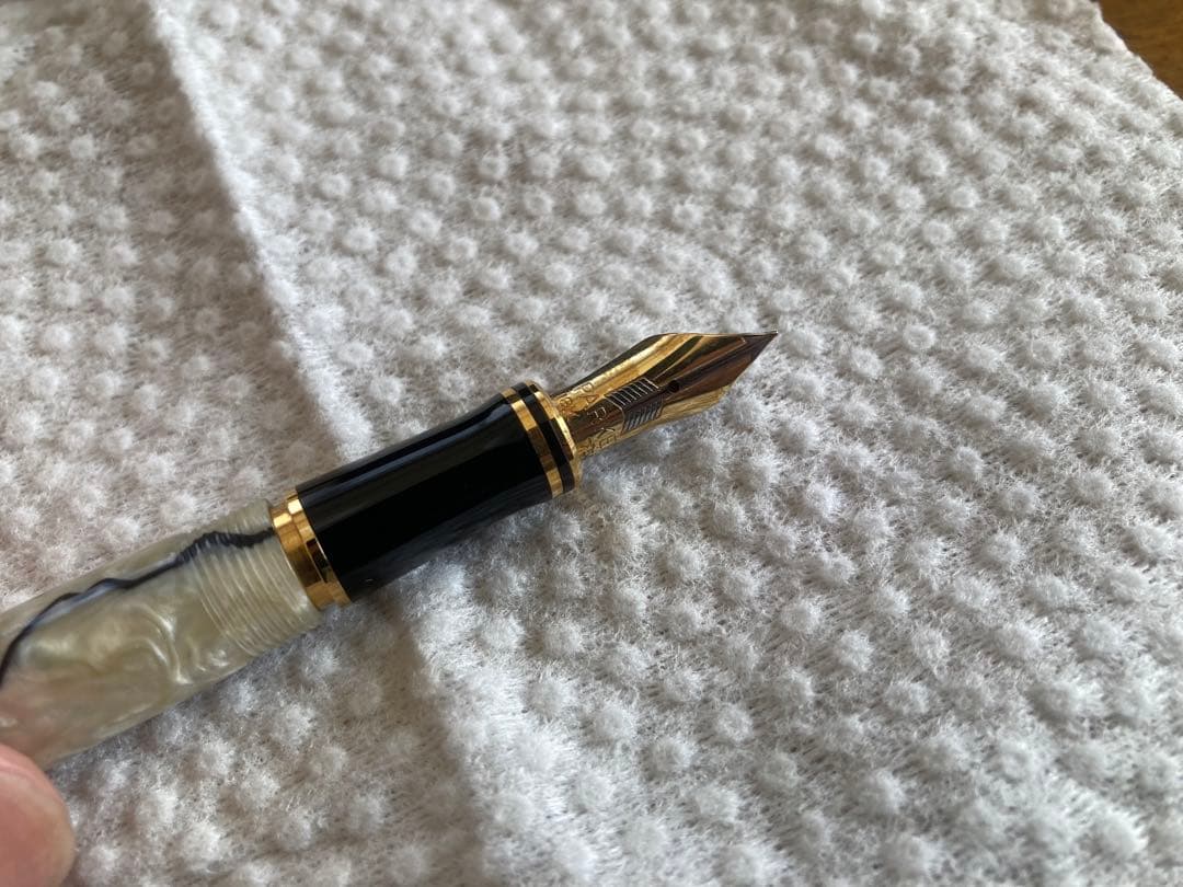 Parker DuoFold 万年筆 ホワイト・ゴールド 専用ケース付き