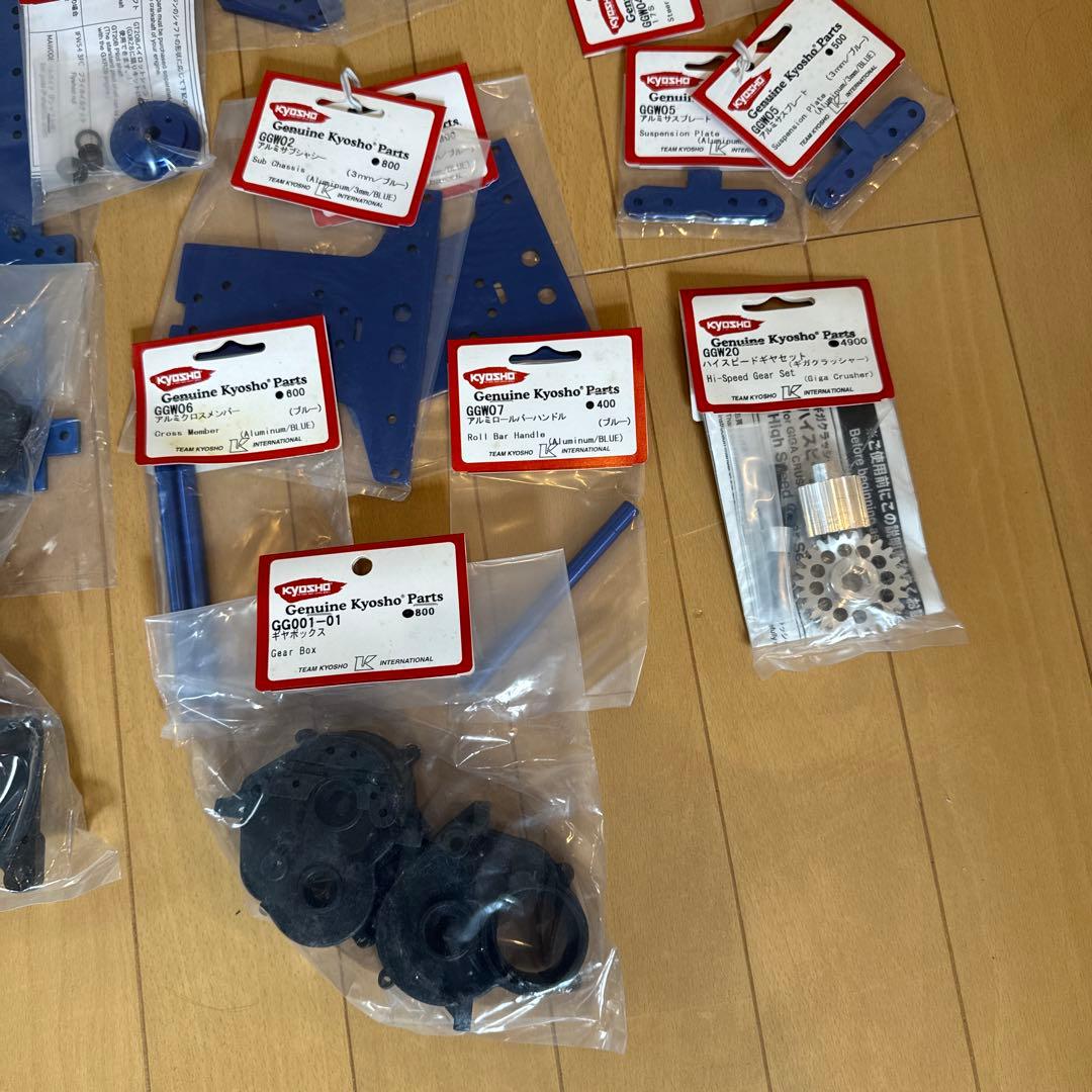 オフロードラジコンカー エンジン付き ギガクラッシャー　スペアパーツ大量