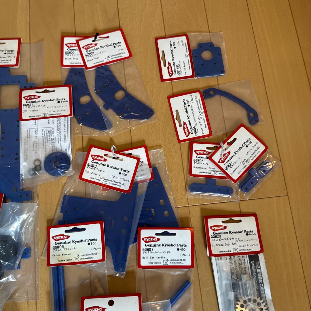 オフロードラジコンカー エンジン付き ギガクラッシャー　スペアパーツ大量