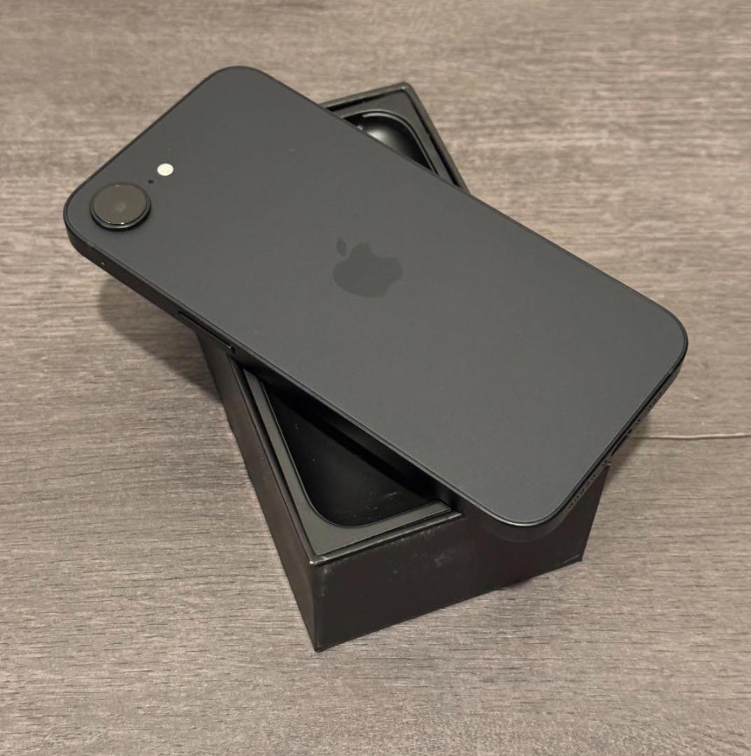 【新品同様】iPhone 16e｜256GB｜SIMフリー版　バッテリー100％