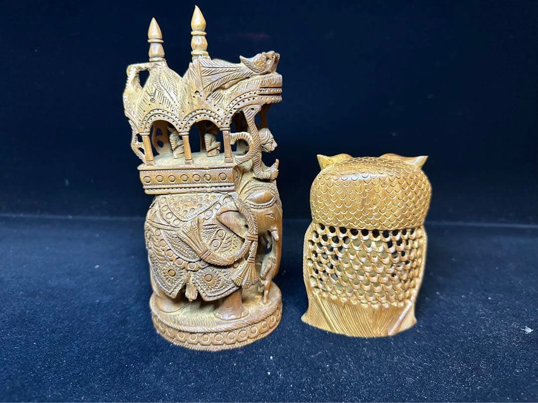 木彫り　白檀　インド　仏像　彫刻 置物　細密細工　骨董　アンティーク