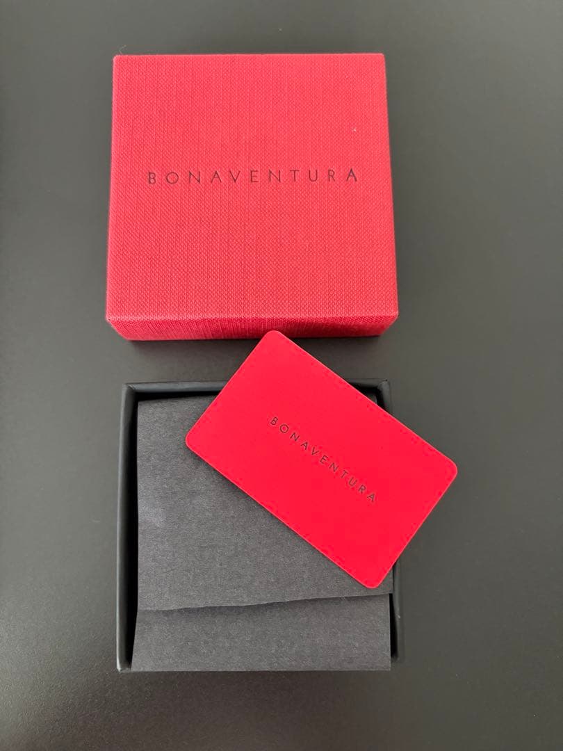 【こおぶた】ボナベンチュラ iPhone 15 ケース ＆ロングストラップ