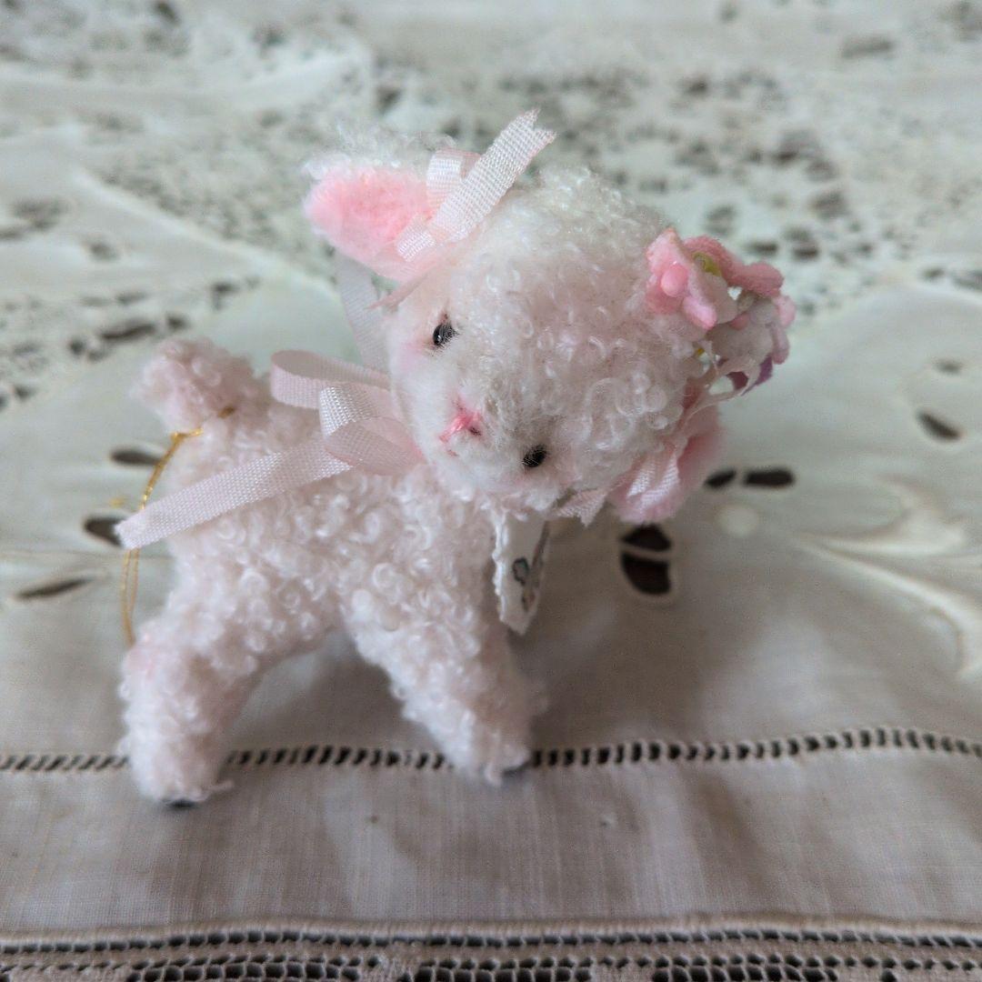 子羊のドールアンティークドールに