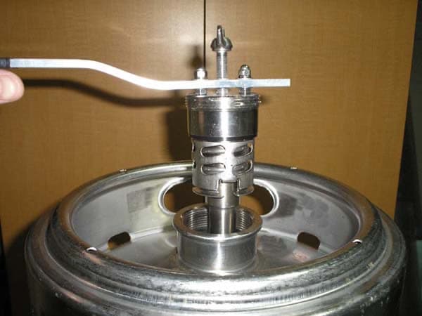 ビール樽開栓工具EX　お手持ちのビール樽を保存容器に　製造直売