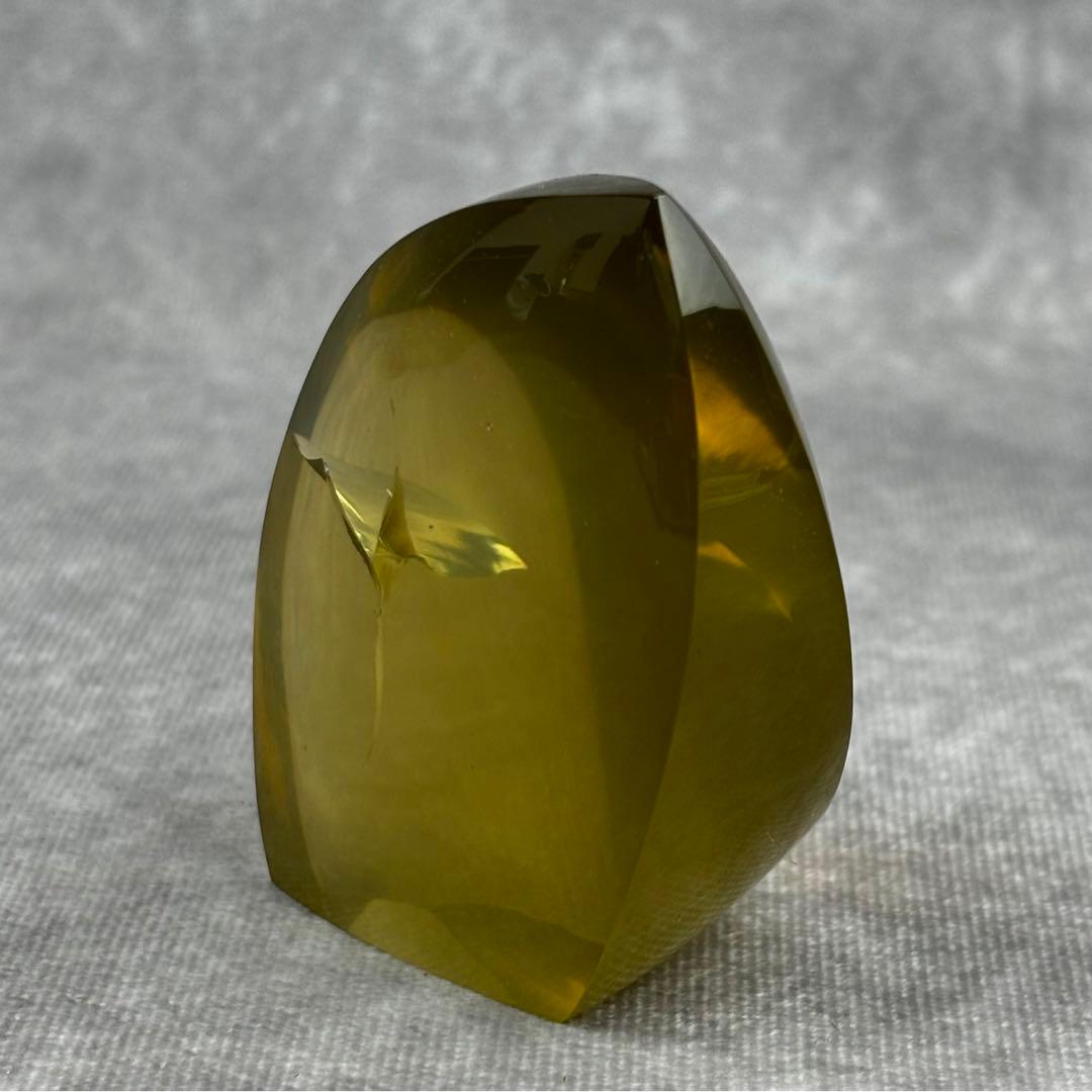 オウロベルデクォーツ ウェーブカット