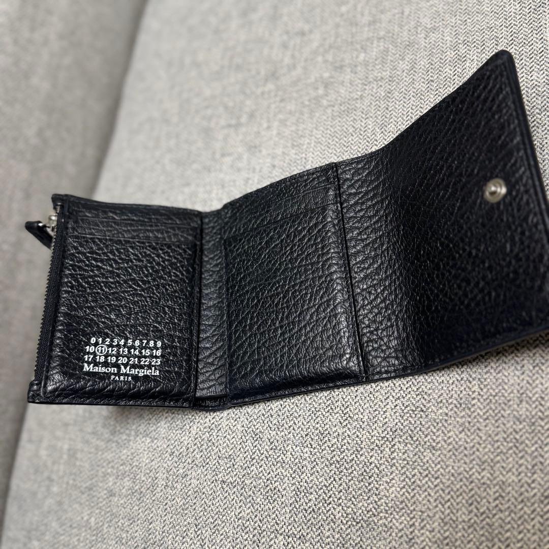 メゾン マルジェラ 4ステッチ コンパクトウォレット ブラック ユニセックス