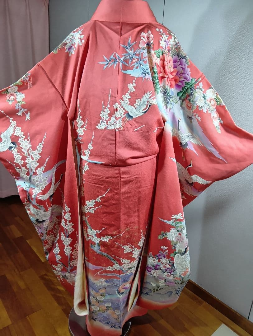 (矢2626m)☆正絹☆振袖 コーラルピンク☆ 花鳥柄晴れ着成人式