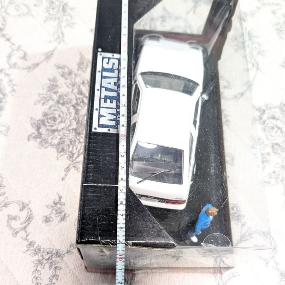 イニシャルD　藤原とうふ店　トレノ AE86 ミニカー　フィギュアセット　人気