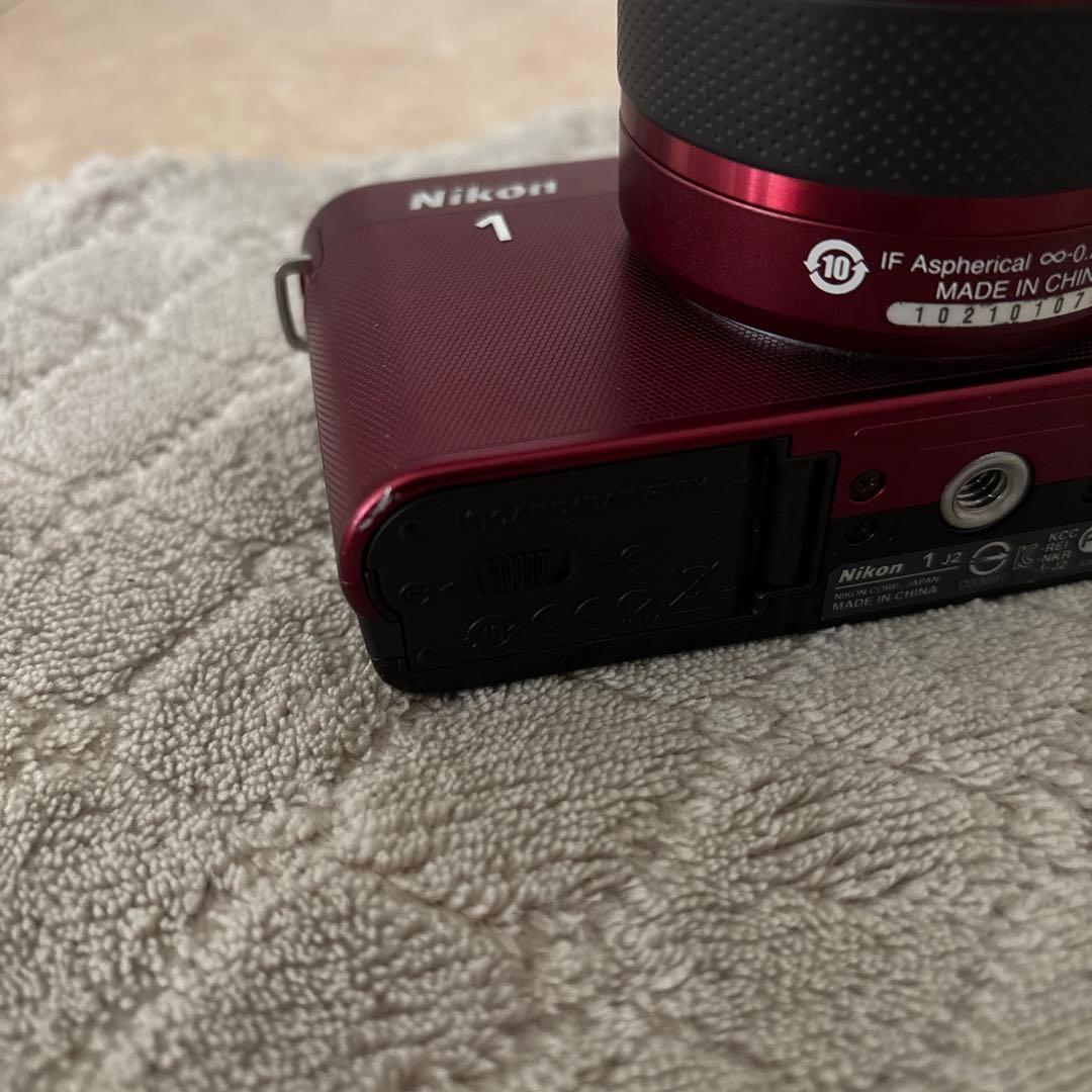 ★人気色レッド★ Nikon 1 J2 ミラーレス一眼カメラ