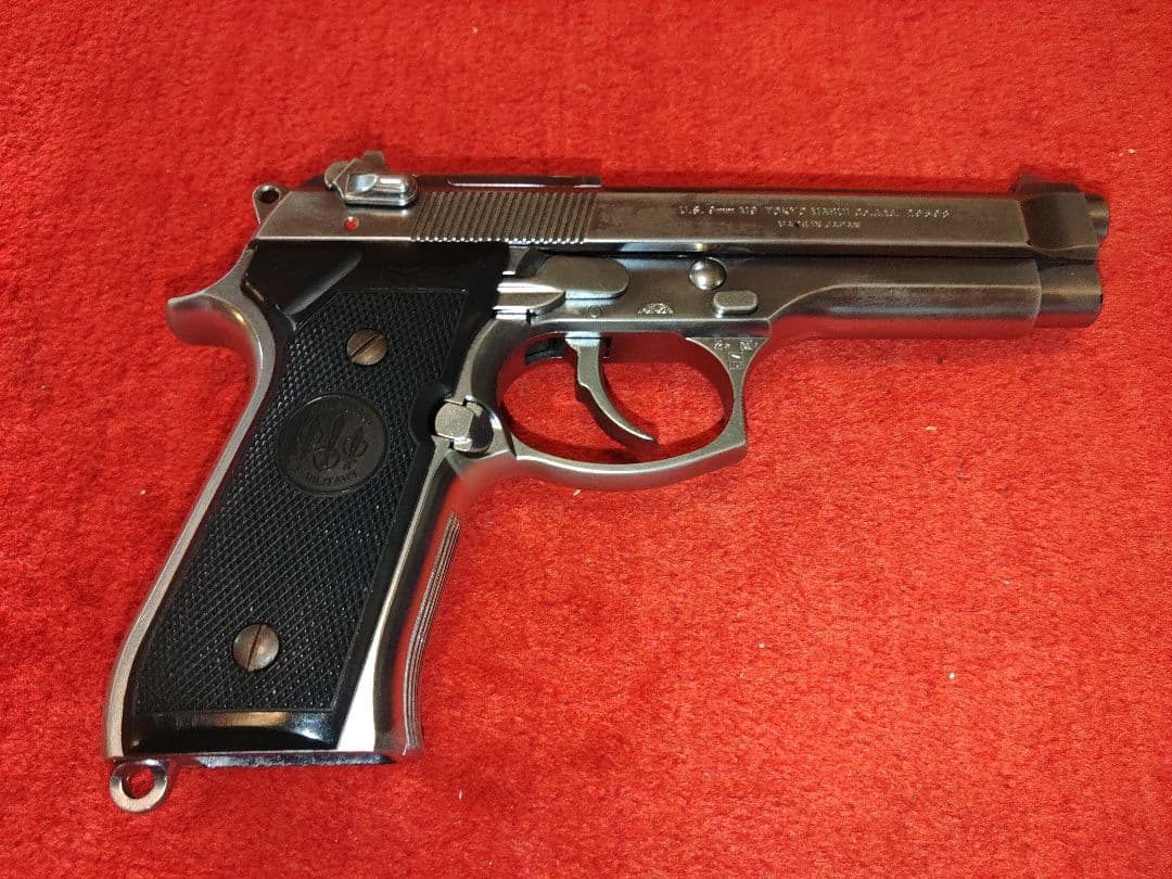 東京マルイガスガン　ベレッタ　M9 ガスガン シルバー マガジン2本付き