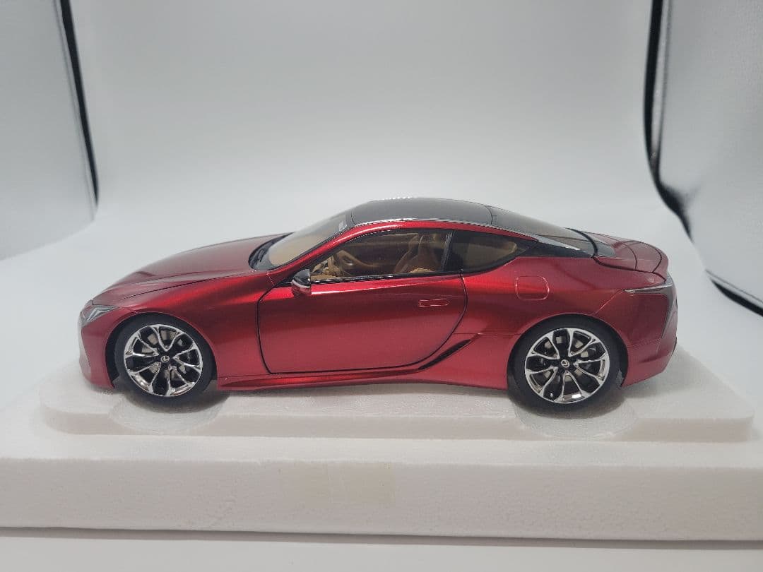 AUTOart Lexus LC500 メタリックレッド 1:18