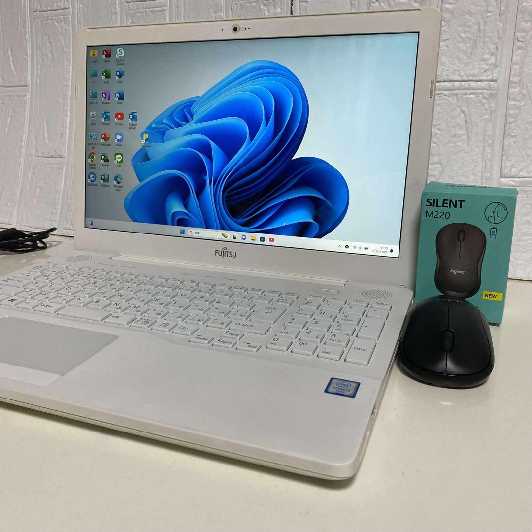 Windows11 オフィス付き　SSDサクサク起動　美品　富士通ノートPC